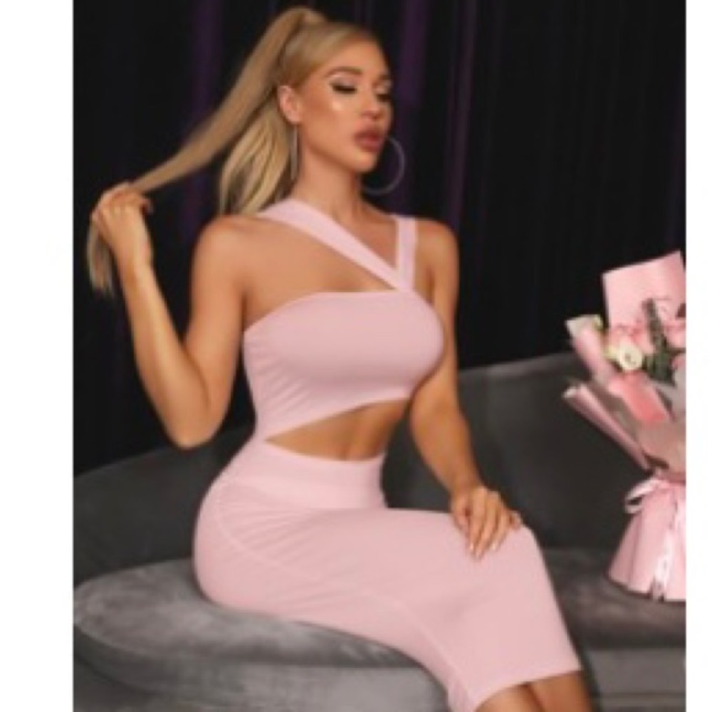 Neck Cut Out Bodycon Dress